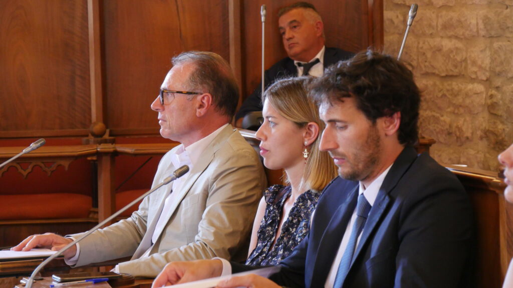 I consiglieri di Gubbio Futura durante una seduta del Consiglio Comunale di Gubbio