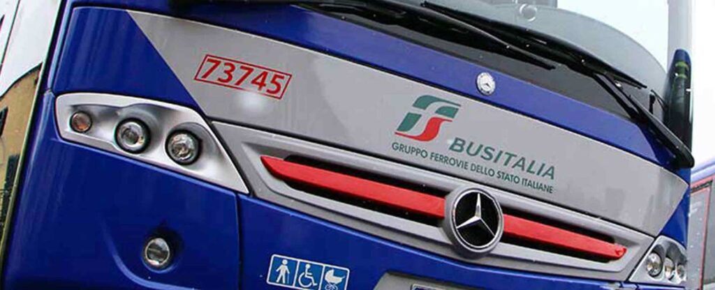 Autobus Busitalia per il trasporto pubblico